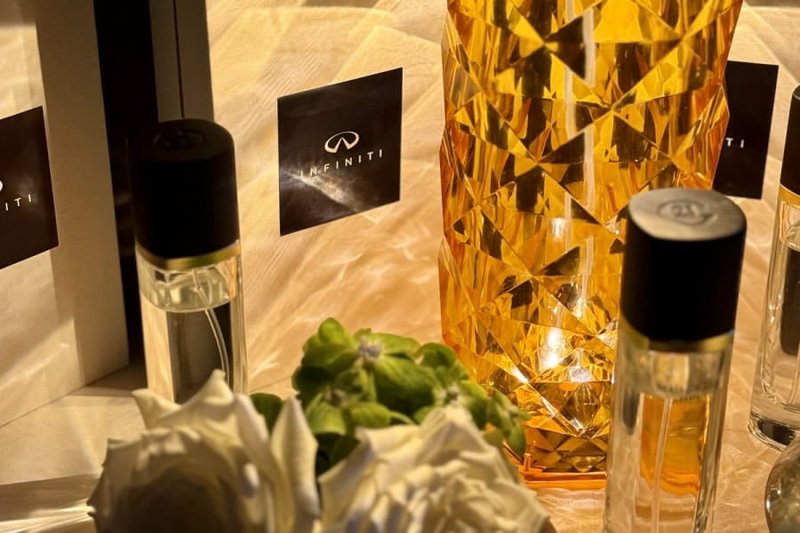 infiniti exp 2