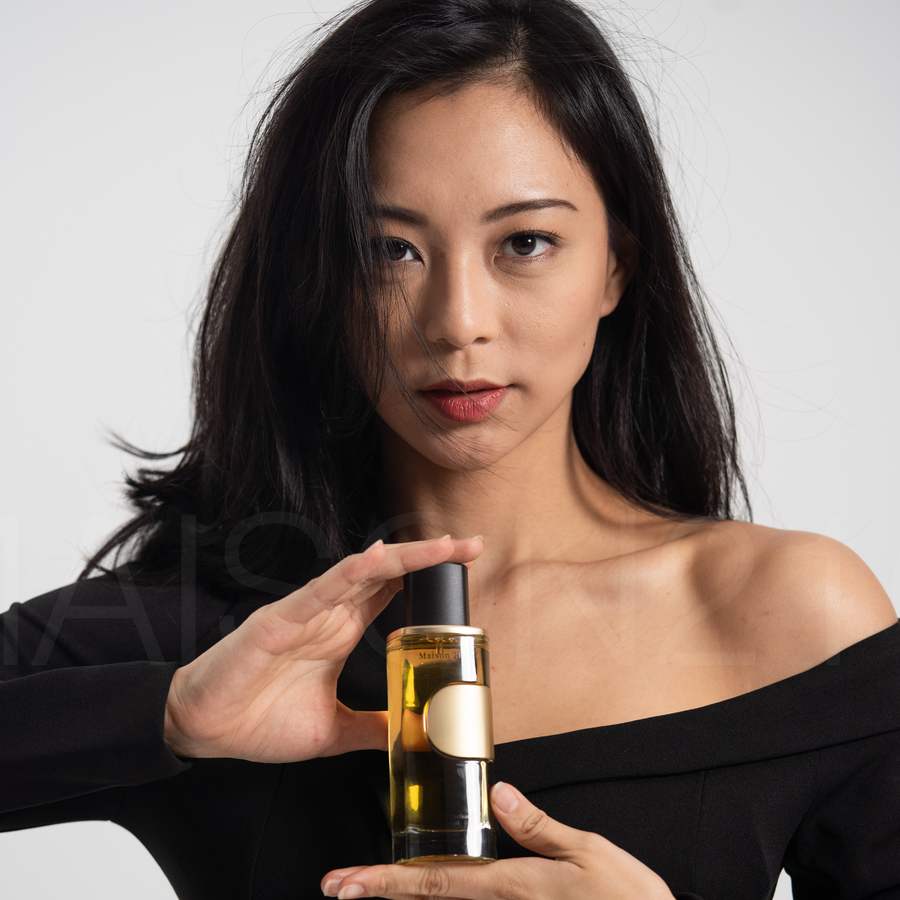 A warm perfume composed to be worn close to the skin