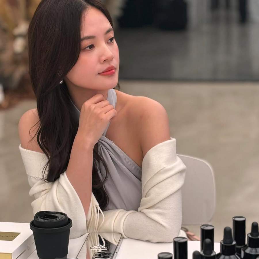 A refined signature scent worn at work